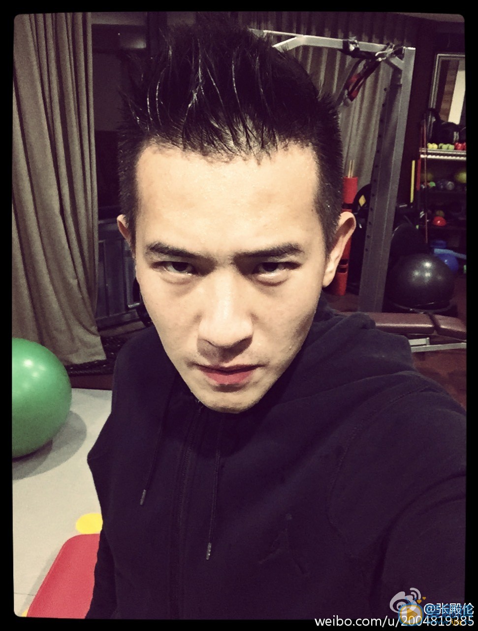 张殿伦生活照 张殿伦高清写真_张殿伦高清剧照