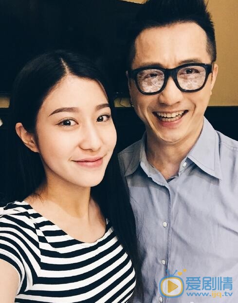 吴映香《中国新歌声》合照 吴映香高清写真_吴映香高清剧照