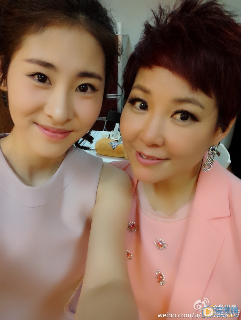 张碧晨友人合影 张碧晨高清写真_张碧晨高清剧照