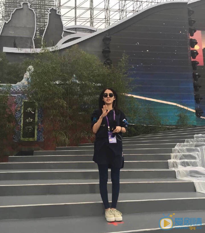 张碧晨央视中秋晚会 张碧晨高清写真_张碧晨高清剧照