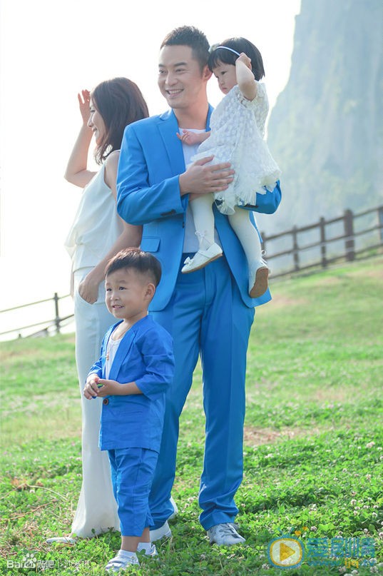 沙溢家庭合照 沙溢高清写真_沙溢高清剧照