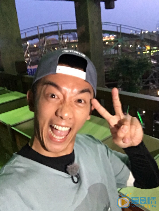 郑恺搞怪照 郑恺高清写真_郑恺高清剧照