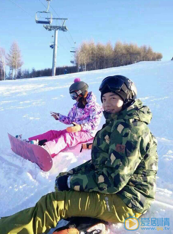 郑恺郑恺女友程晓玥 郑恺高清写真_郑恺高清剧照