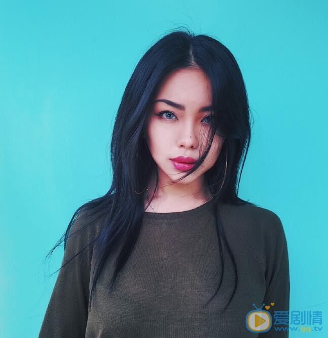 万妮达写真 万妮达个人经历介绍