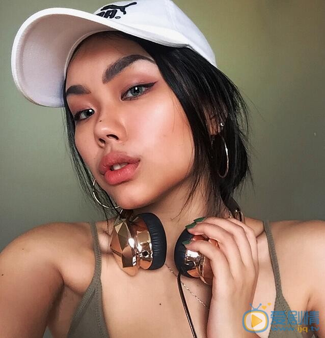 万妮达写真 万妮达高清写真_万妮达高清剧照