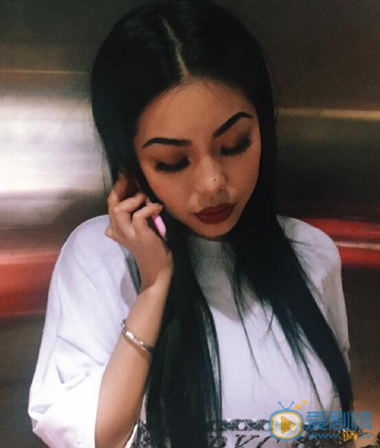 万妮达生活照 万妮达高清写真_万妮达高清剧照