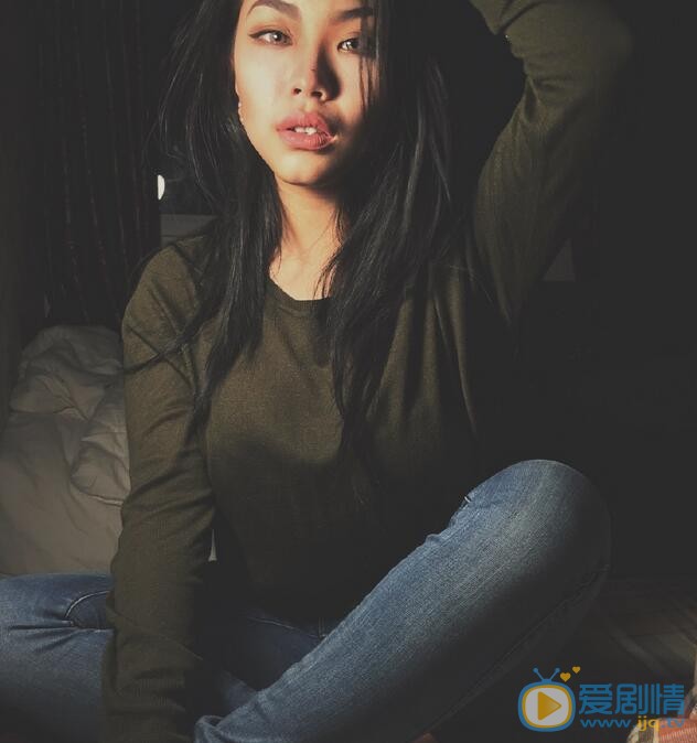万妮达生活照 万妮达高清写真_万妮达高清剧照