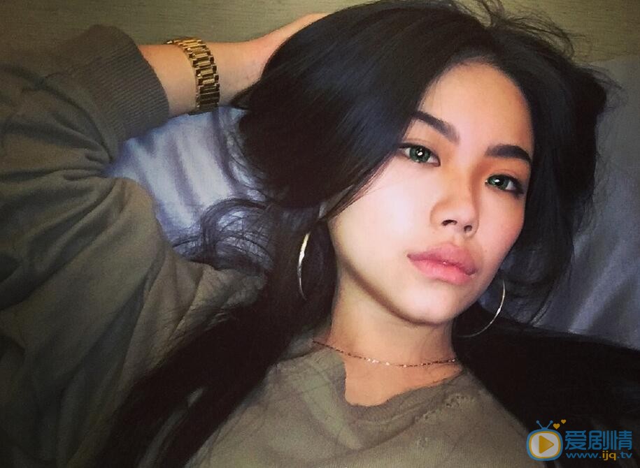 万妮达生活照 万妮达高清写真_万妮达高清剧照