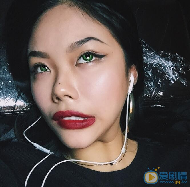 万妮达生活照 万妮达高清写真_万妮达高清剧照
