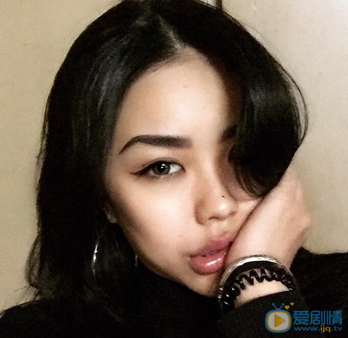 万妮达生活照 万妮达高清写真_万妮达高清剧照