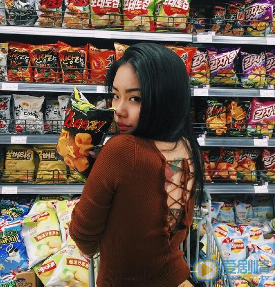 万妮达生活照 万妮达高清写真_万妮达高清剧照