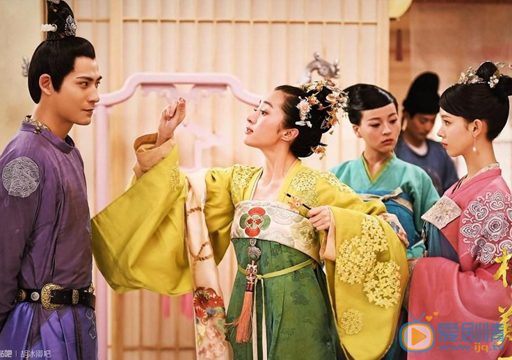 胡冰卿《柜中美人》剧照 胡冰卿高清写真_胡冰卿高清剧照