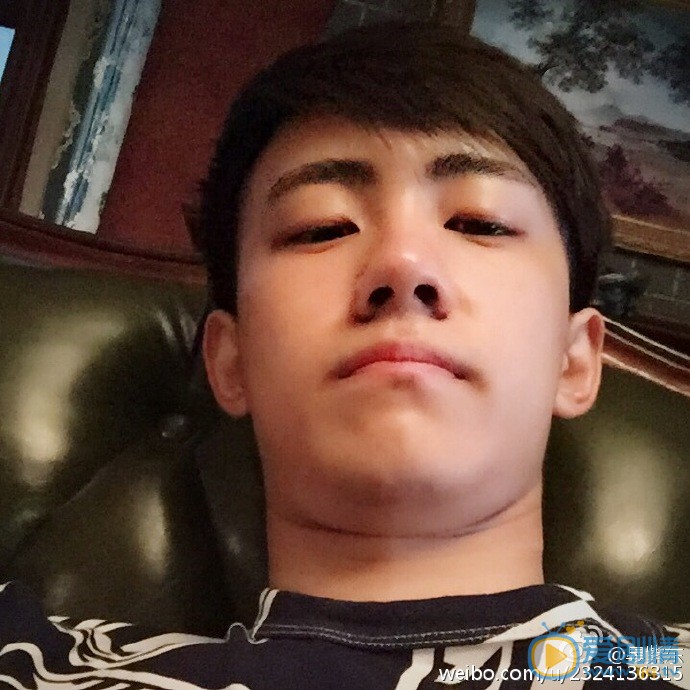 晏紫东自拍照 晏紫东高清写真_晏紫东高清剧照