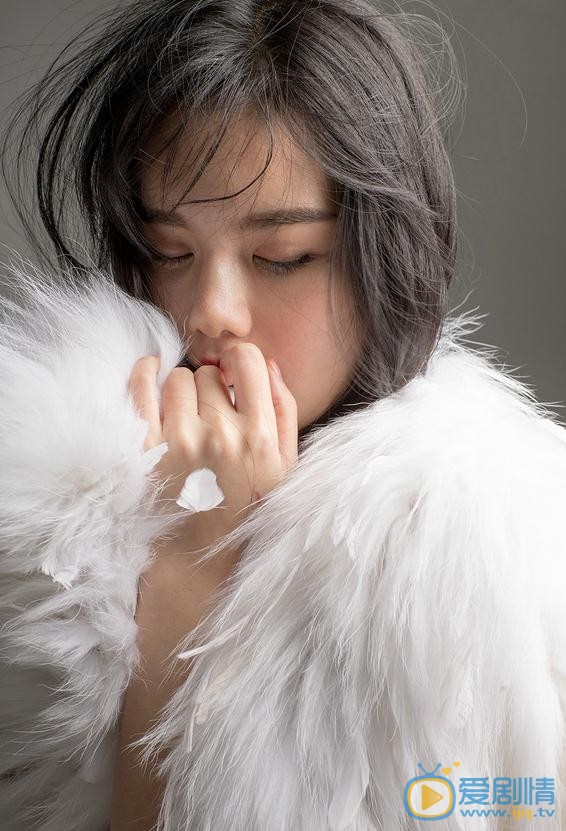 南笙《时尚COSMO》杂志照 南笙高清写真_南笙高清剧照