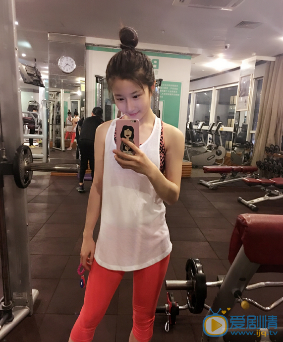 周奕彤生活照 周奕彤高清写真_周奕彤高清剧照