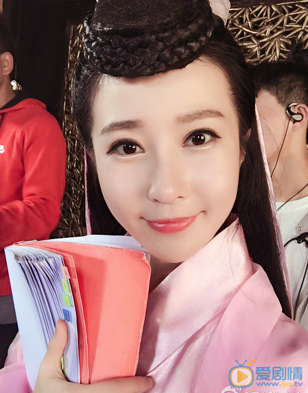 周奕彤《疯狂天后》剧照 周奕彤高清写真_周奕彤高清剧照