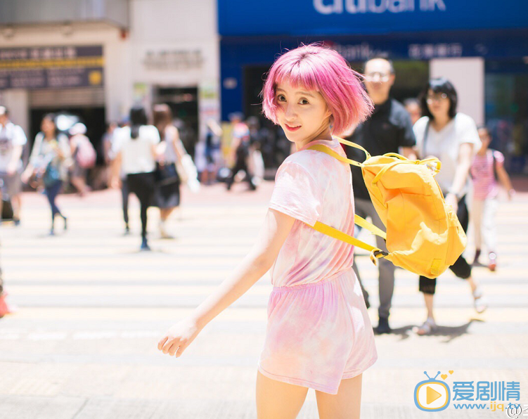 李心博街拍照 李心博高清写真_李心博高清剧照