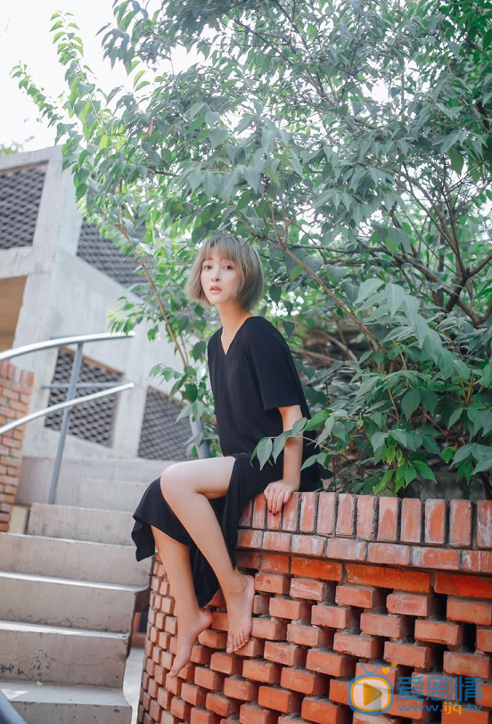 李心博街拍照 李心博高清写真_李心博高清剧照