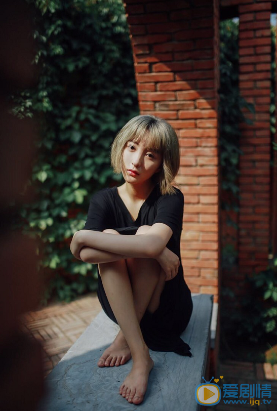 李心博街拍照 李心博高清写真_李心博高清剧照