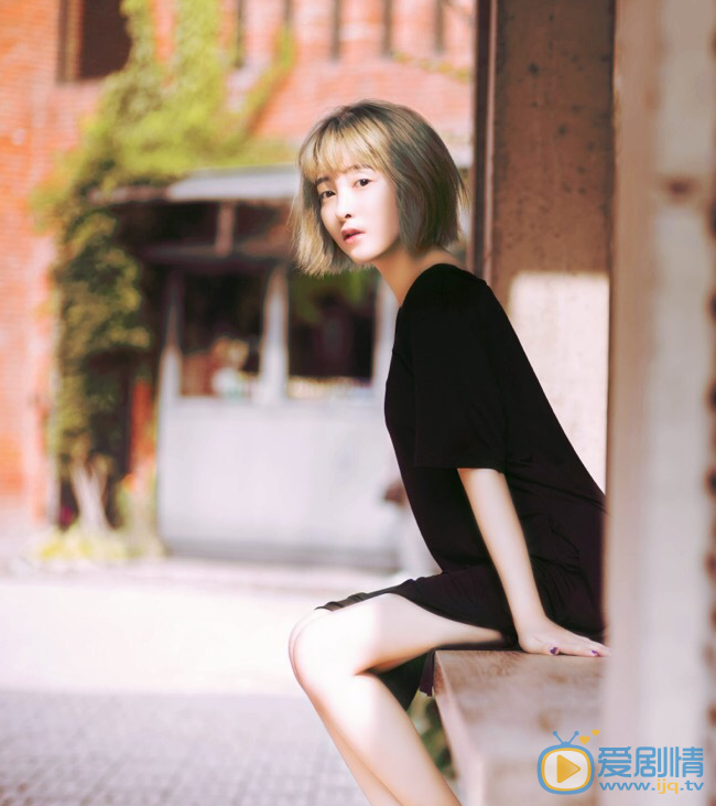 李心博街拍照 李心博高清写真_李心博高清剧照