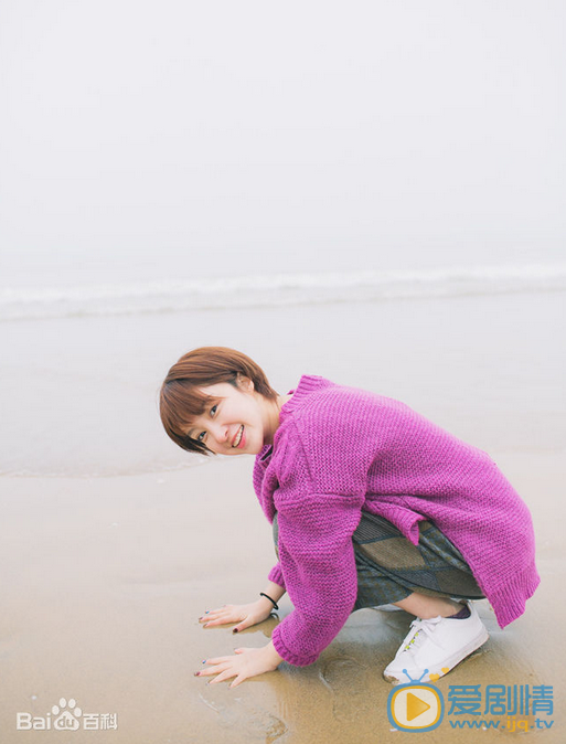 李心博街拍照 李心博高清写真_李心博高清剧照