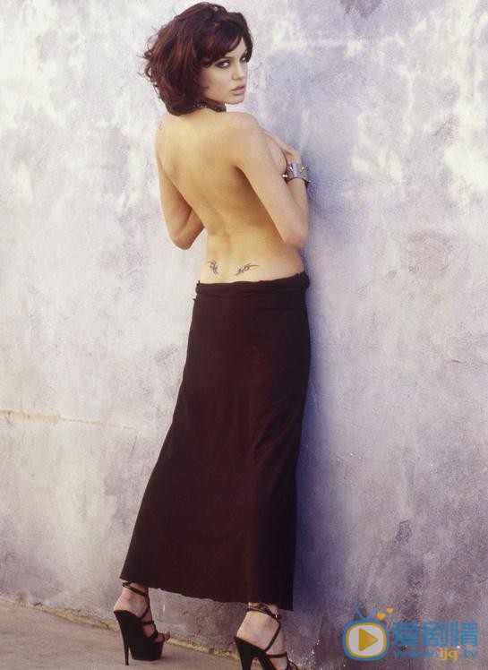 安吉丽娜·朱莉半裸写真 安吉丽娜·朱莉高清写真_安吉丽娜·朱莉高清剧照
