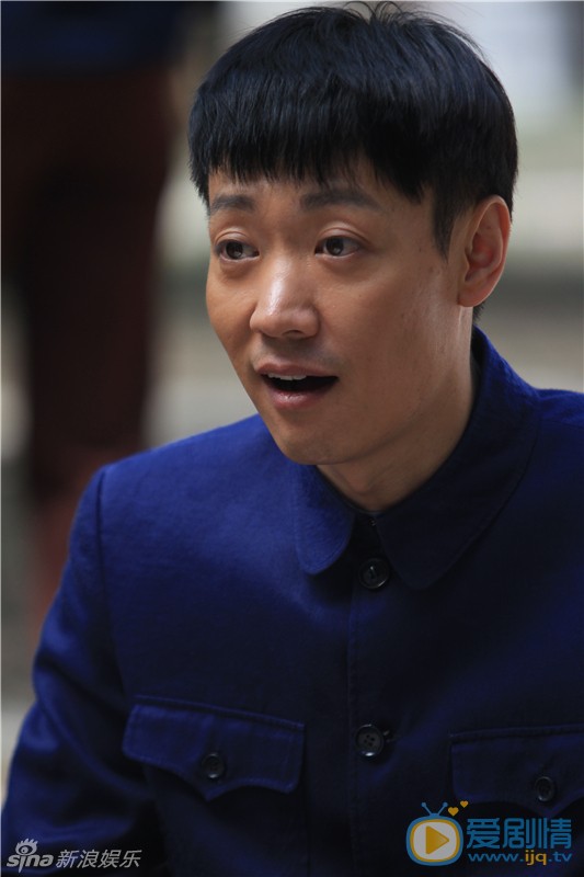 辛柏青高清剧照 辛柏青饰演陈志 由陈小艺、辛柏青、冯远征、曾黎等主演的电视剧《我的父亲母亲》精彩剧照曝光。