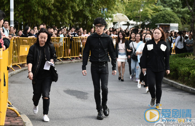 乔任梁追思会现场照 乔任梁高清写真_乔任梁高清剧照