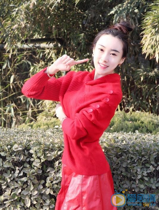 王艺霏红色写真 王艺霏高清写真_王艺霏高清剧照