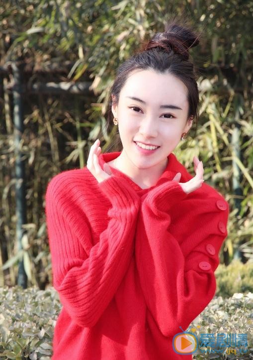 王艺霏红色写真 王艺霏高清写真_王艺霏高清剧照