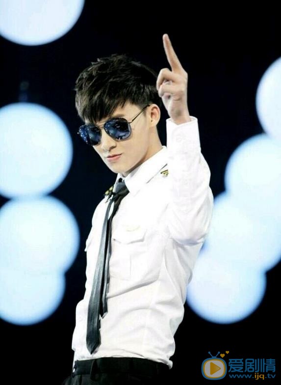 伍嘉成燃烧吧少年 伍嘉成高清写真_伍嘉成高清剧照