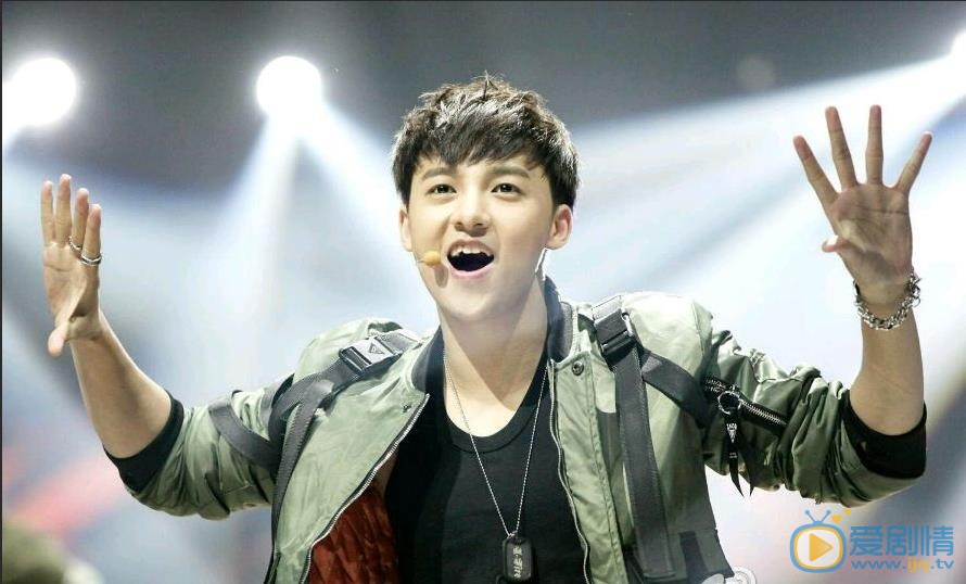 伍嘉成燃烧吧少年 伍嘉成高清写真_伍嘉成高清剧照