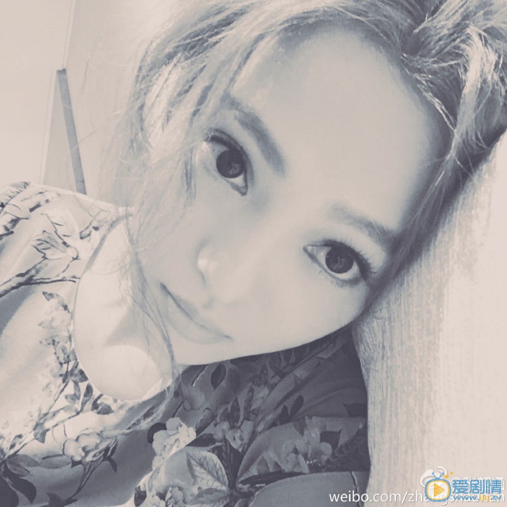 张韶涵黑白照 张韶涵高清写真_张韶涵高清剧照