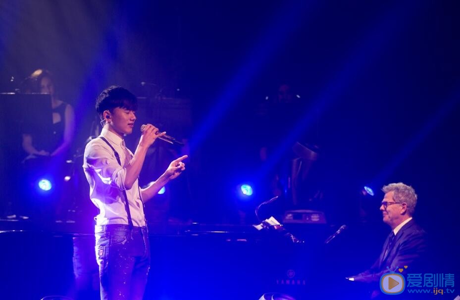 张杰最新演唱会照 张杰高清写真_张杰高清剧照