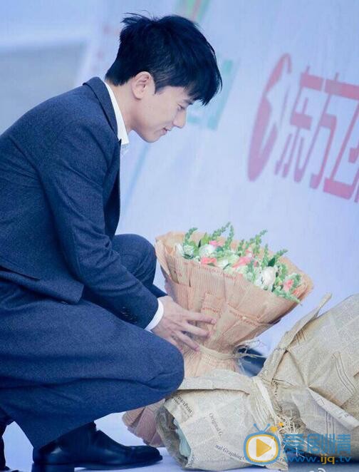张杰最新演唱会照 张杰高清写真_张杰高清剧照