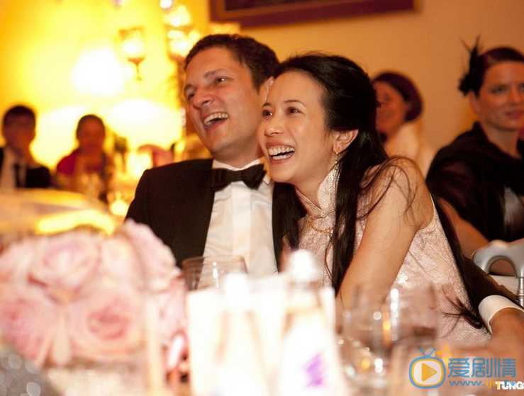 莫文蔚佛罗伦萨大婚 莫文蔚高清写真_莫文蔚高清剧照