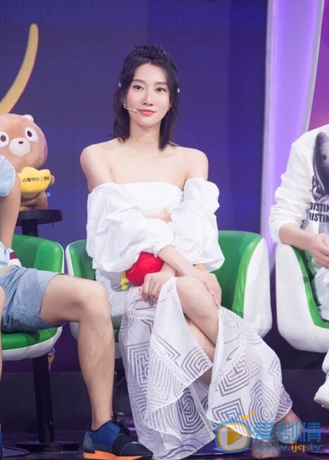 李斯羽《偶滴歌神啊第一期》节目照 李斯羽高清写真_李斯羽高清剧照