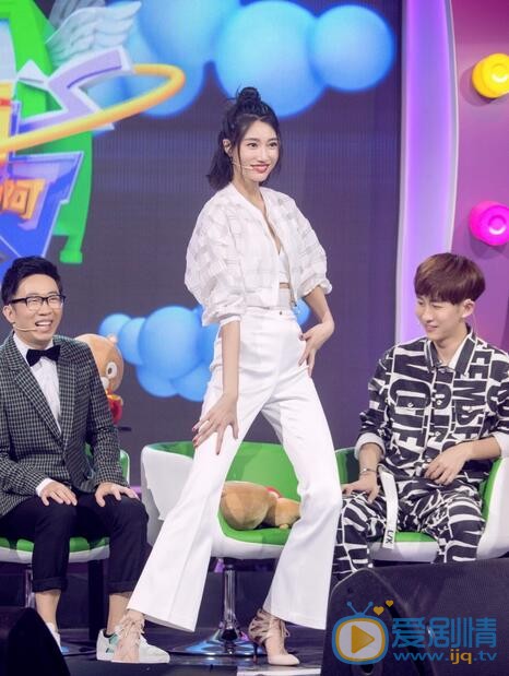 李斯羽《偶滴歌神啊第一期》节目照 李斯羽高清写真_李斯羽高清剧照