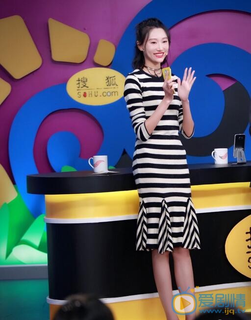 李斯羽《明说奥运》节目照 李斯羽高清写真_李斯羽高清剧照