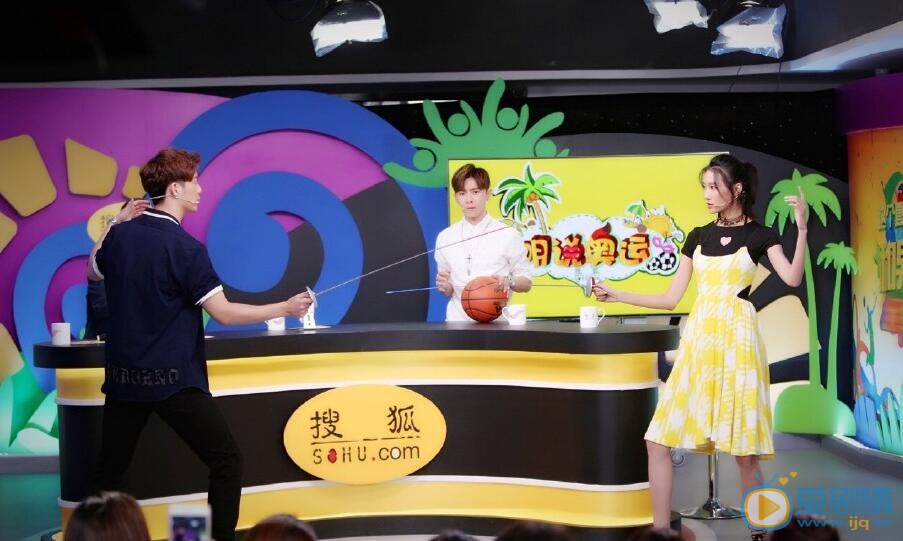 李斯羽《明说奥运》节目照 李斯羽高清写真_李斯羽高清剧照