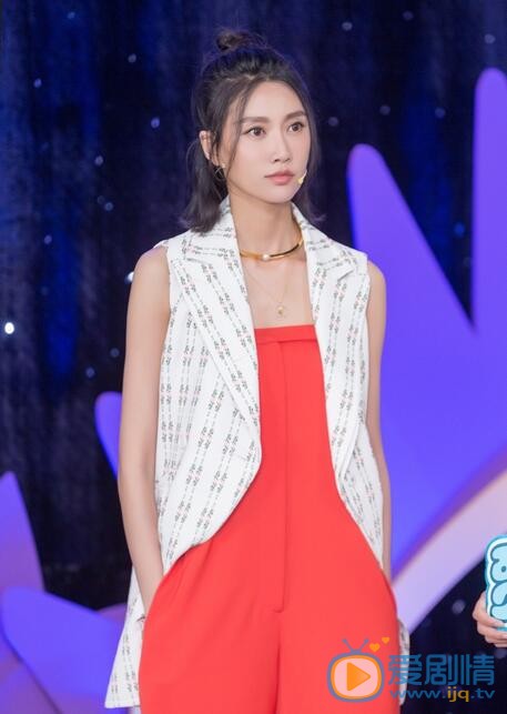 李斯羽《明说奥运》节目照 李斯羽高清写真_李斯羽高清剧照