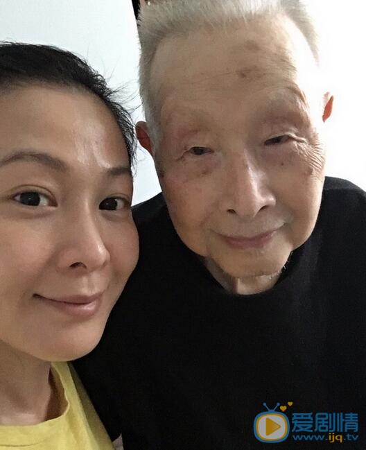 刘若英和家人合照 刘若英高清写真_刘若英高清剧照