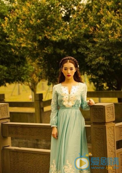 宁心红唇写真 宁心高清写真_宁心高清剧照