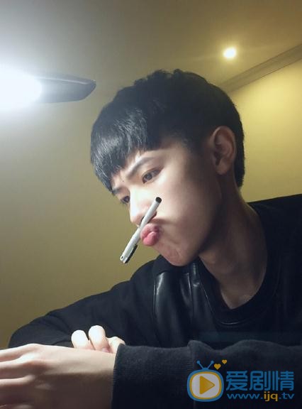 张逸杰卖萌照 张逸杰高清写真_张逸杰高清剧照