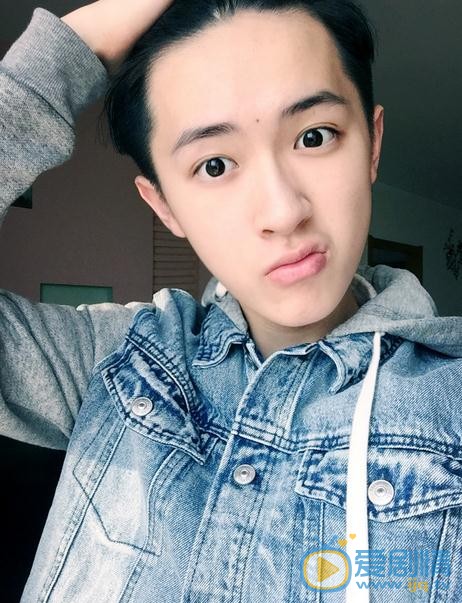 张逸杰卖萌照 张逸杰高清写真_张逸杰高清剧照