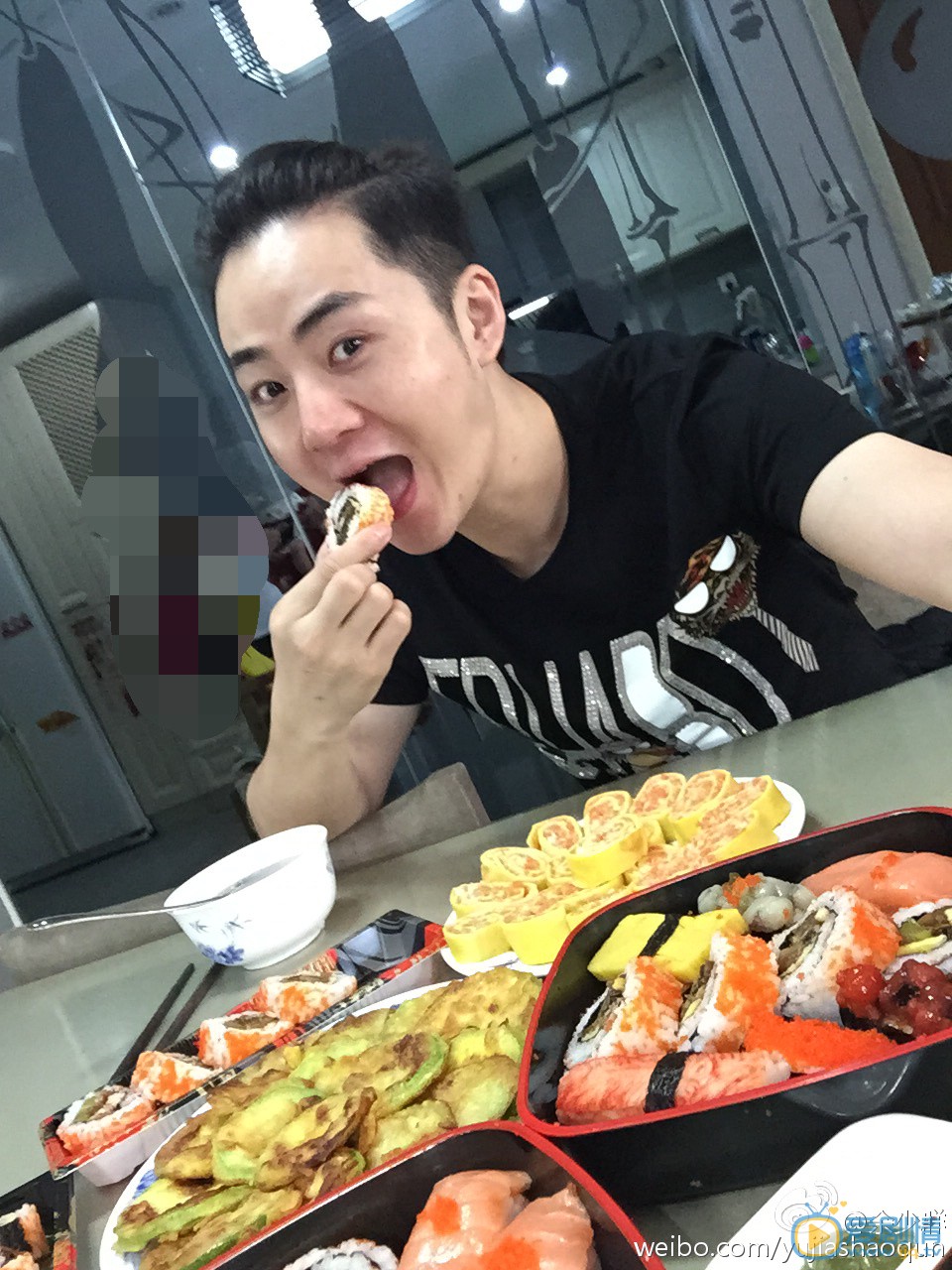 余少群生活照 余少群高清写真_余少群高清剧照