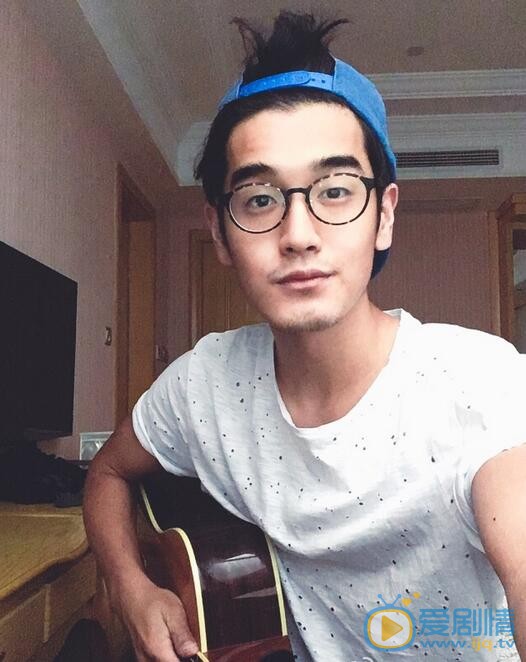 向洋生活照 向洋高清写真_向洋高清剧照
