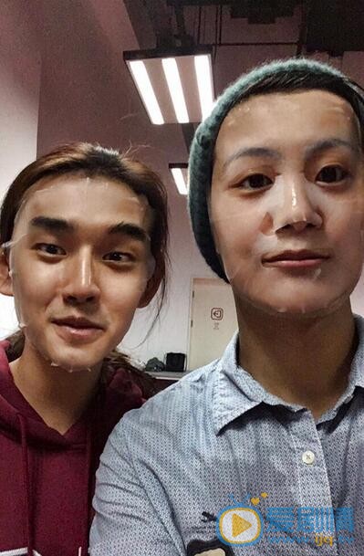 向洋生活照 向洋高清写真_向洋高清剧照