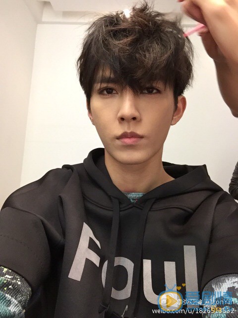 炎亚纶素颜生活照 炎亚纶高清写真_炎亚纶高清剧照