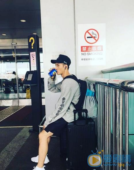 何奉天生活照 何奉天高清写真_何奉天高清剧照